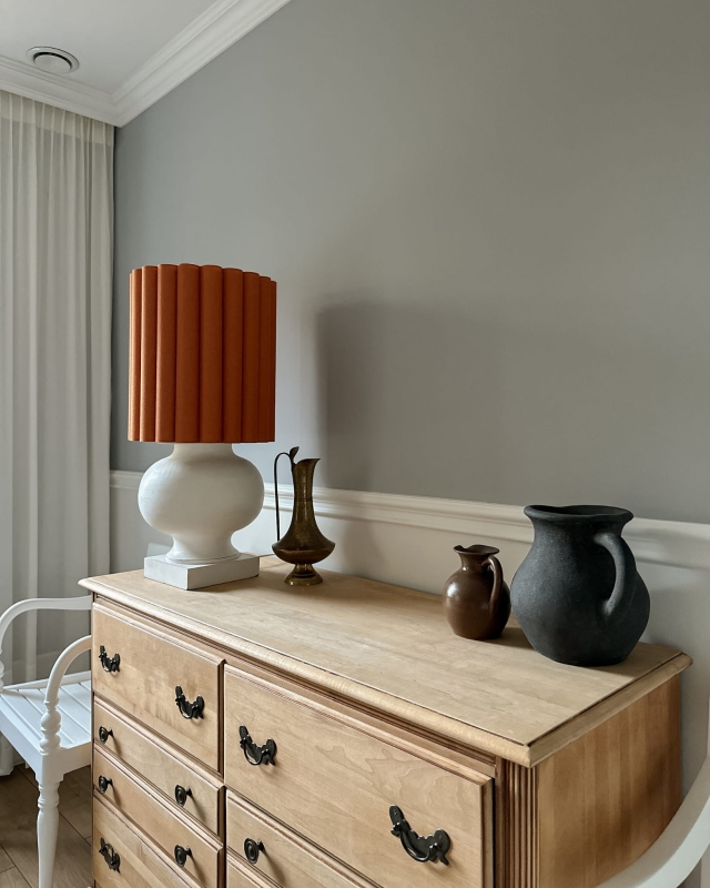 Pomarańczowy lniany abażur tuba 35 cm ONDE - aranżacja