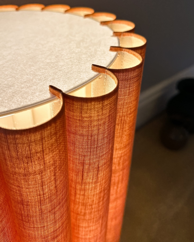 Pomarańczowy lniany abażur tuba 35 cm ONDE - detal