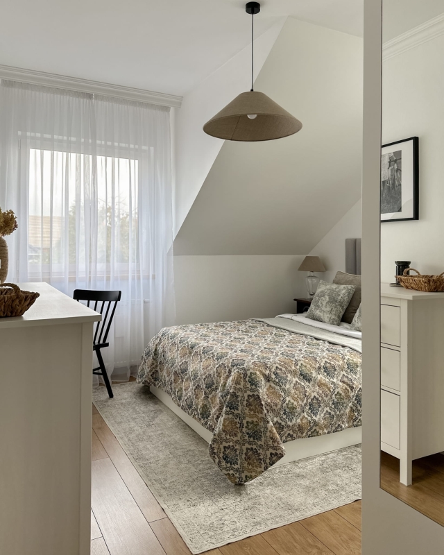 Dwustronna żakardowa narzuta na łóżko z ornamentowym wzorem FARMHOUSE II - aranżacja