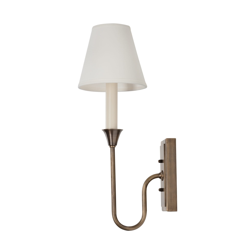 Elegancki mosiężny kinkiet w kształcie świecznika z białym abażurem BELLA.