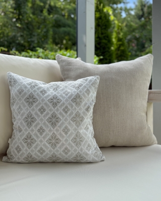 Dwustronna szałwiowa poszewka żakardowa 45x45 cm STELLA - tył.