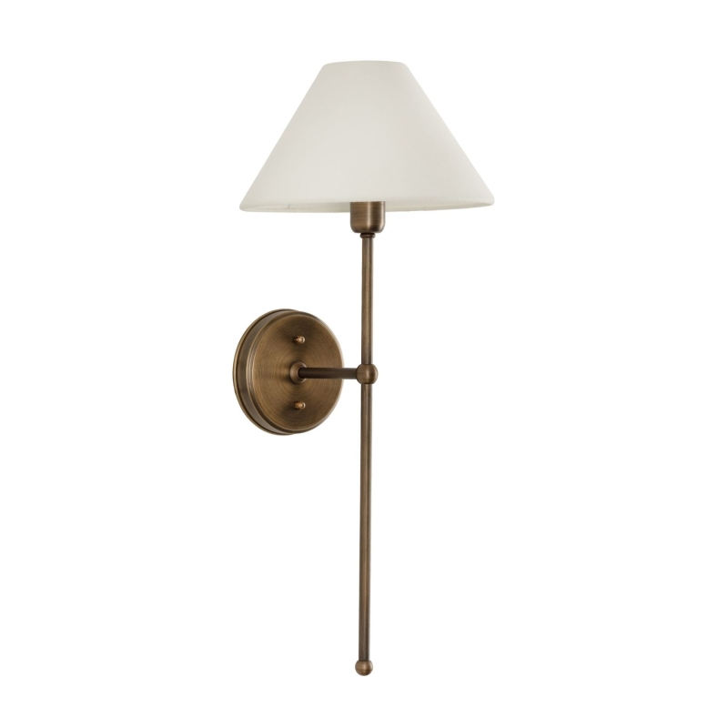 Mosiężny kinkiet postarzany z szerokim białym abażurem stożkowym BASIC.