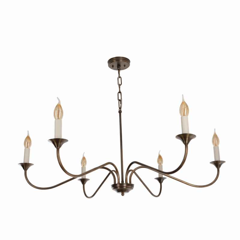 Elegancki mosiężny żyrandol postarzany POSH z oprawkami w kształcie świec.