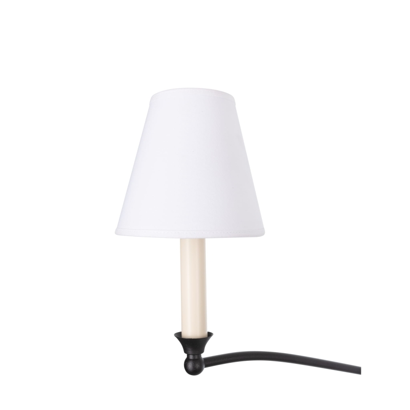 Czarny żyrandol gięty z białymi abażurami SPLENDID - detal abażura.