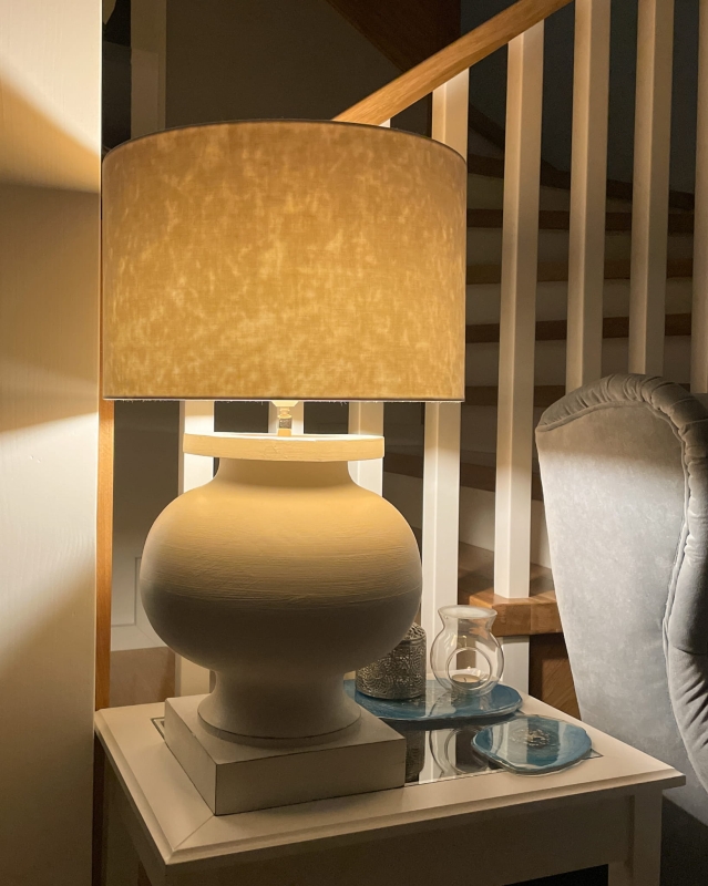 Biało-złoty abażur do lampy stołowej walec 38 cm ORO