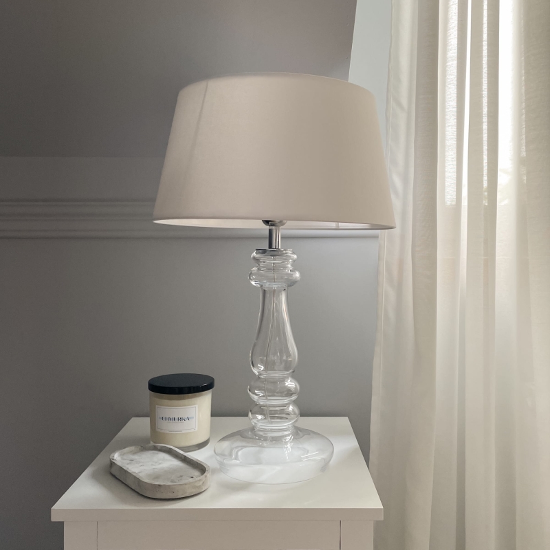 Stożkowy abażur do lampy stołowej w odcieniu złamanej bieli BASE 35 cm.