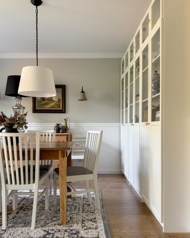 Stożkowy abażur w odcieniu złamanej bieli do lampy wiszącej BASE 45 cm