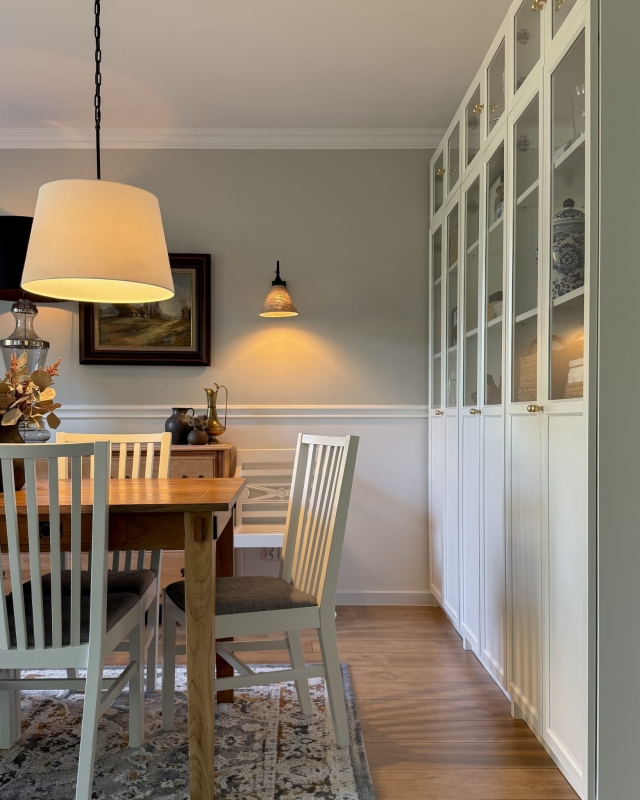 Stożkowy abażur w odcieniu złamanej bieli do lampy wiszącej BASE 45 cm