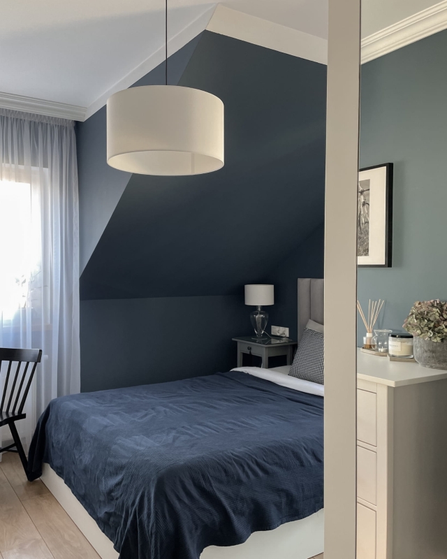 Mały okrągły abażur w kolorze złamanej bieli do lampy wiszącej BASE 50 cm.