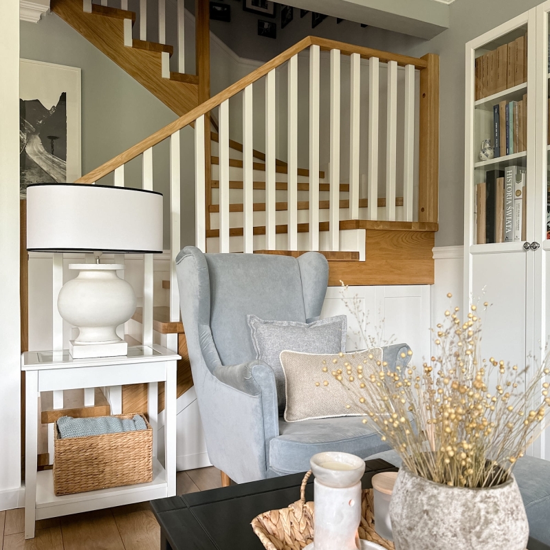 Duży biało-czarny owalny abażur z bawełny w kolorze złamanej bieli owal 52 cm BASE - aranżacja