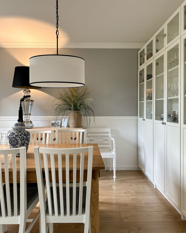 Duży biało-czarny owalny abażur z bawełny w kolorze złamanej bieli owal 52 cm BASE - aranżacja