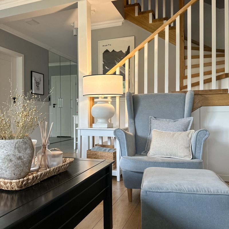 Duży biało-czarny owalny abażur z bawełny w kolorze złamanej bieli owal 52 cm BASE - aranżacja