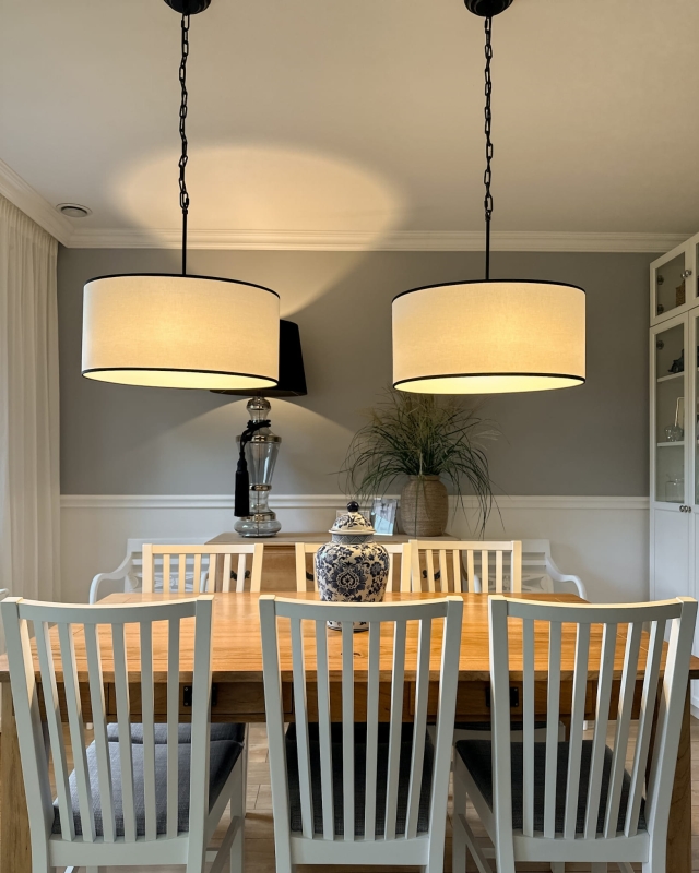 Duży biało-czarny owalny abażur z bawełny w kolorze złamanej bieli owal 52 cm BASE - aranżacja