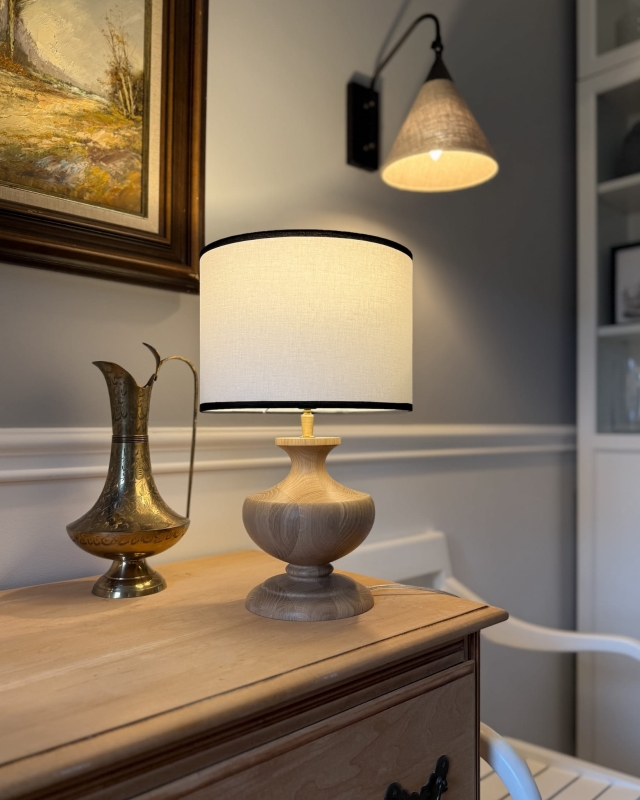 Biało-czarny abażur do lampki nocnej walec 25 cm BASE - aranżacja