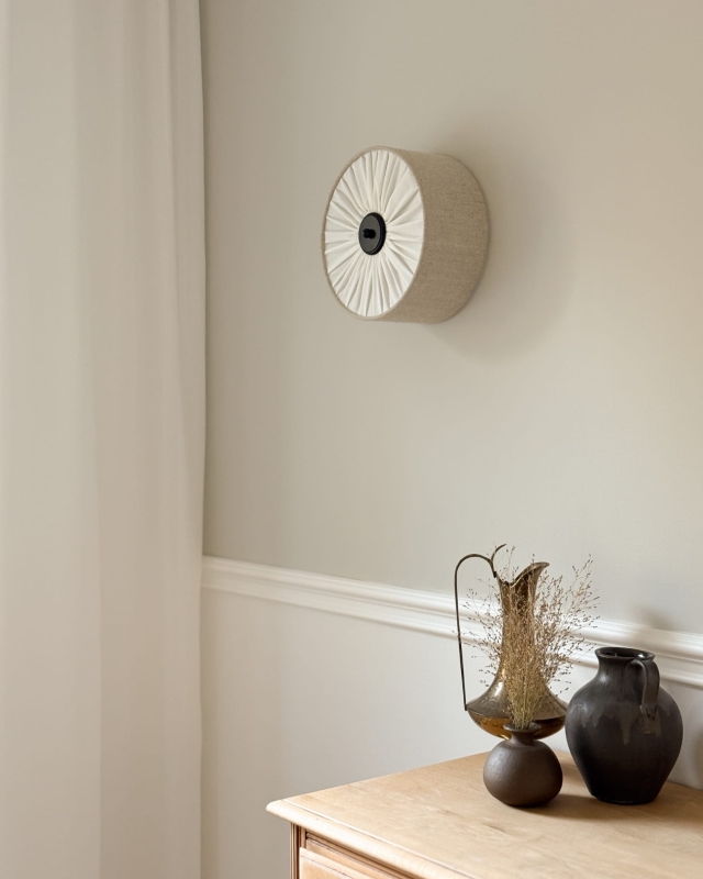 Elegancki lniany kinkiet z marszczoną blendą PLISE BLACK I.