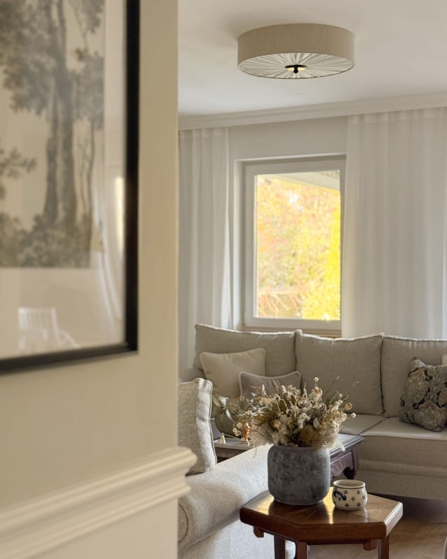 Duża lniana lampa sufitowa do salonu PLISE BLACK III.