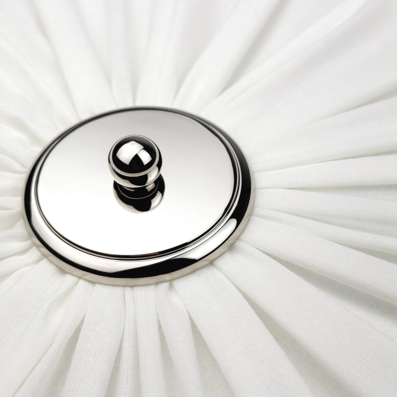 Elegancka lniana lampa z marszczoną blendą PLISE SILVER I - detal.