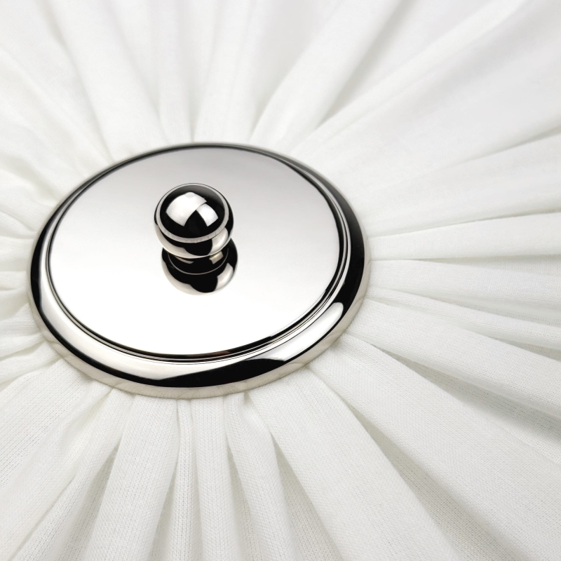 Elegancka lniana lampa z niklowanym dekorem PLISE SILVER III - detal.