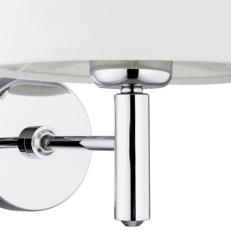 Srebrny kinkiet chromowany ze śmietankowym abażurem welurowym BOLZANO biały - detal.