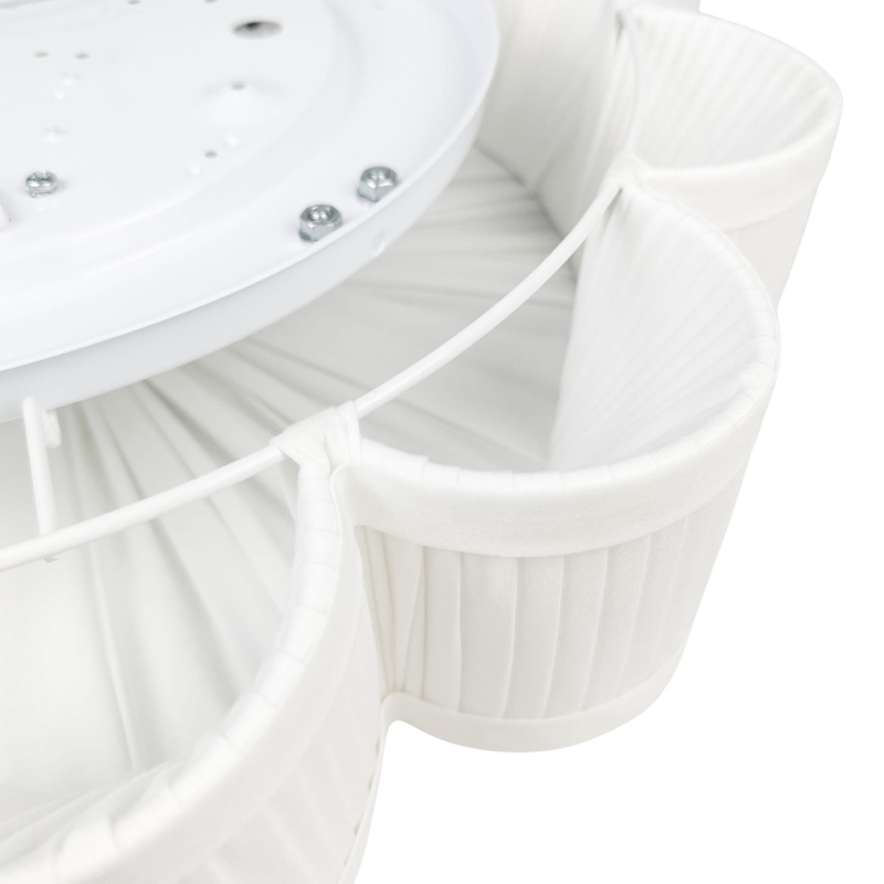 Biały plafon w kształcie kwiatu z czarnym dekorem PEONIA BLACK II śmietankowa biel - oprawa z abażurem montowanym na magnesy.