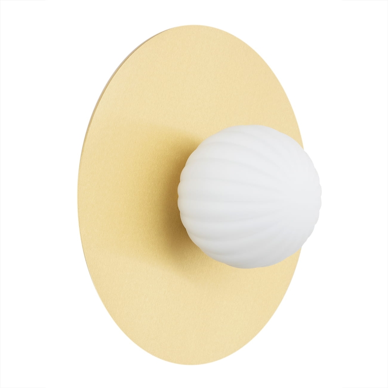 Mosiężna lampa talerz z kulą z mlecznego szkła ryflowanego PALOMA.