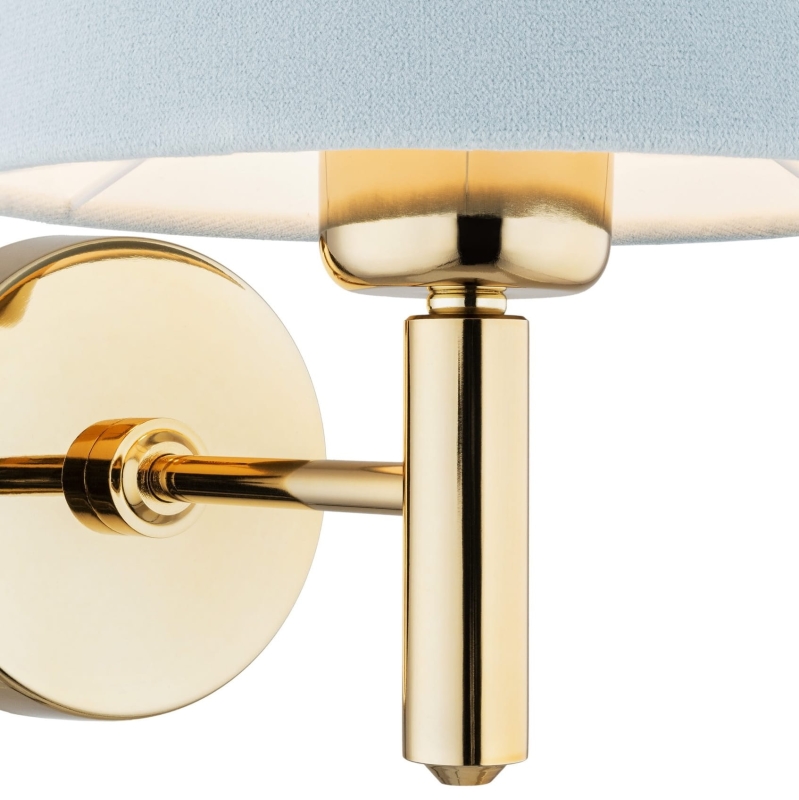 Złoty kinkiet ze stali mosiądzowanej w ciemnym odcieniu z błękitnym abażurem welurowym PONTE błękit.