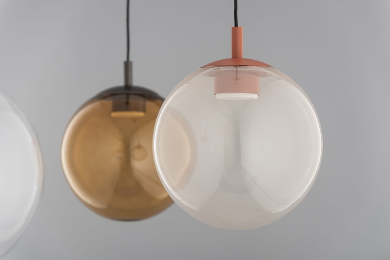 Szklana lampa wisząca kula w kolorze terakoty SACRAMENTO.