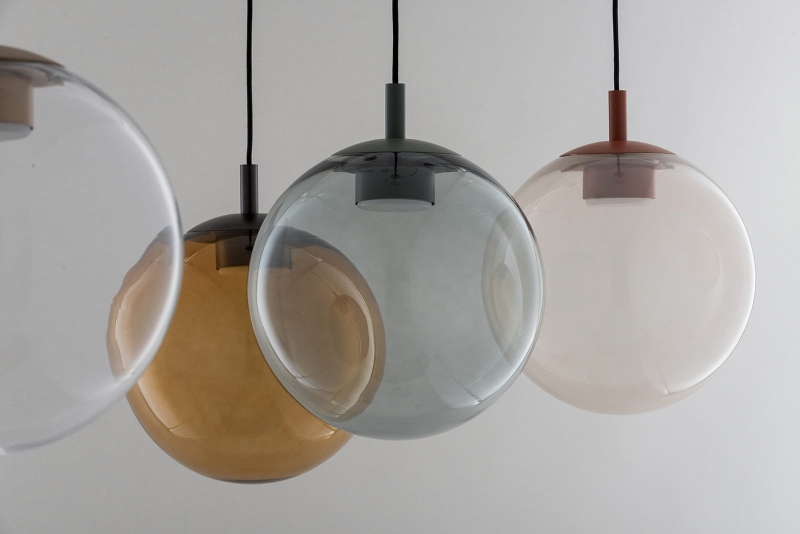 Szklana lampa wisząca kula w kolorze zielonoszarym SACRAMENTO - różne kolory.