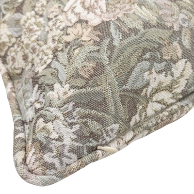 Mała prostokątna żakardowa poszewka w kwiaty w bladych kolorach w wymiarze 30x45 cm ROSA - detal.