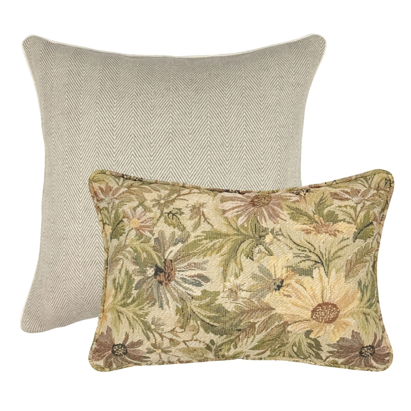 Beżowo-żółty zestaw poduszek tkaninych na kanapę lub fotel.