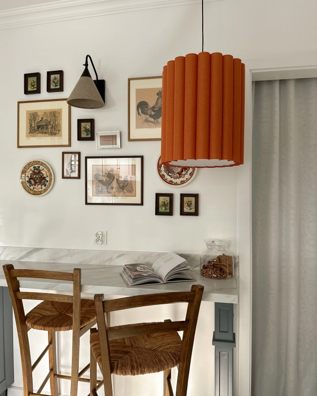 Pomarańczowy lniany abażur tuba 35 cm ONDE - aranżacja