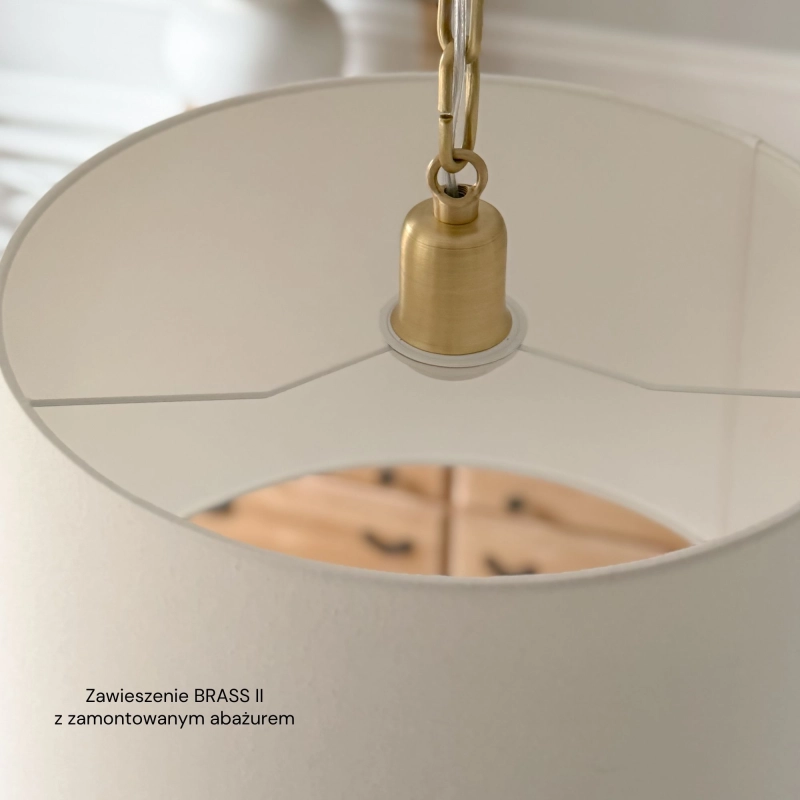 Mosiężne szczotkowane zawieszenie z łańcuchem do lampy wiszącej BRASS II - detal.