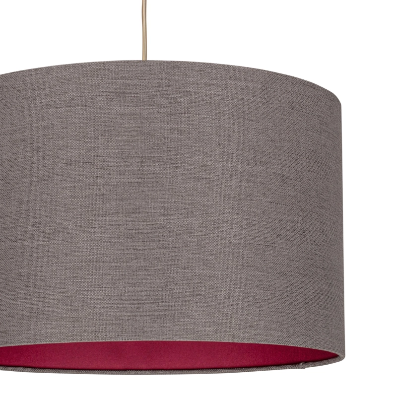 Mosiężna lampa wisząca z szarobrązowym abażurem z rubinowym wnętrzem RUBIA PATINA I - detal.
