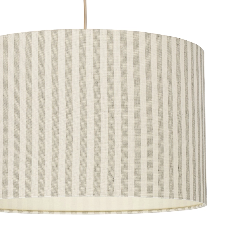 Postarzana mosiężna lampa wisząca z abażurem w beżowe i kremowe paski SAND PATINA I - detal.