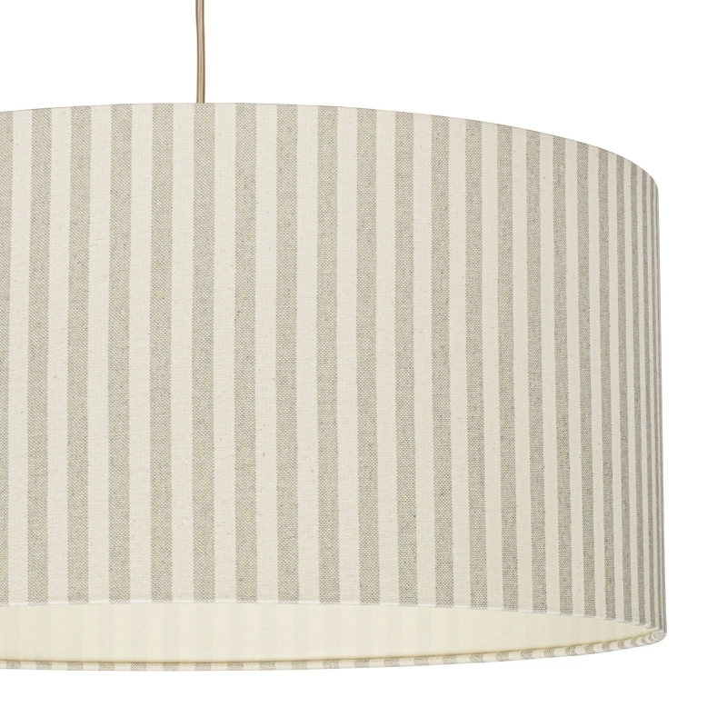 Postarzana mosiężna lampa wisząca z abażurem w beżowe i kremowe paski SAND PATINA II - detal.