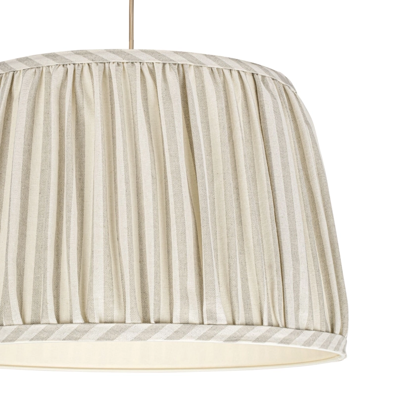 Postarzana mosiężna lampa wisząca ze stożkowym abażurem w beżowe i kremowe paski SAND PATINA IV - detal.