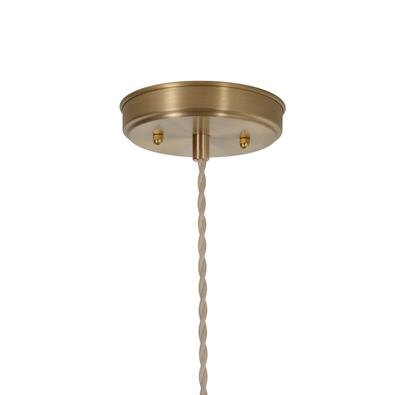 Mosiężna lampa wisząca z ceramicznym kloszem w kolorze złamanej bieli MILA CLASSIC Ivory - detal.