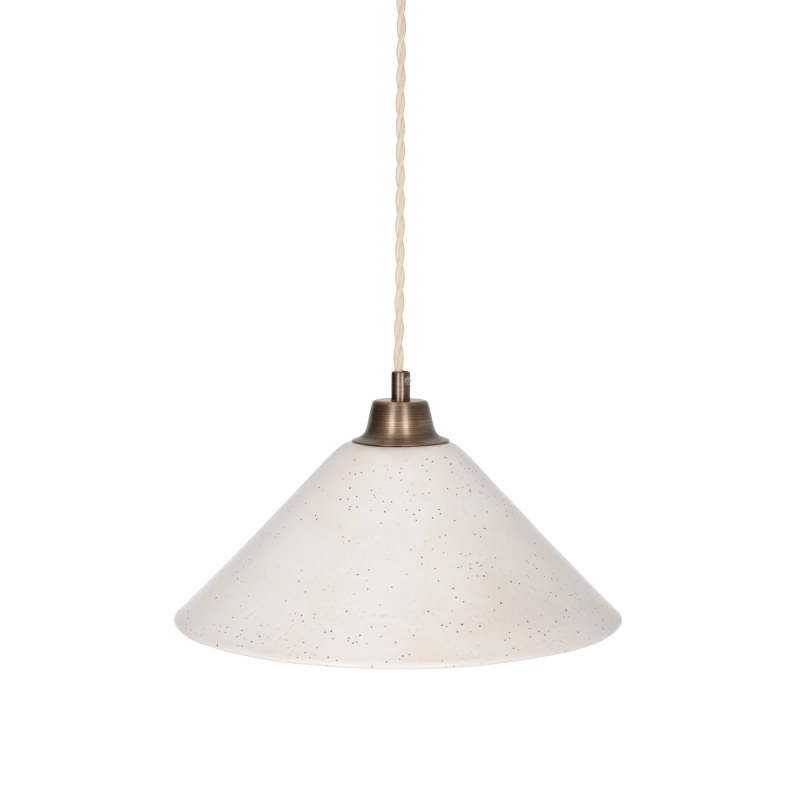 Mosiężna lampa wisząca z ceramicznym kloszem w kolorze złamanej bieli MIRA PATINA Ivory.