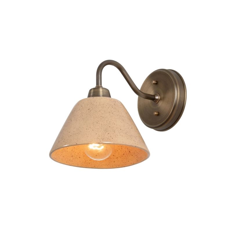 Postarzany mosiężny kinkiet z ceramicznym kloszem w ciepłym odcieniu beżu MILO PATINA Sandstone.