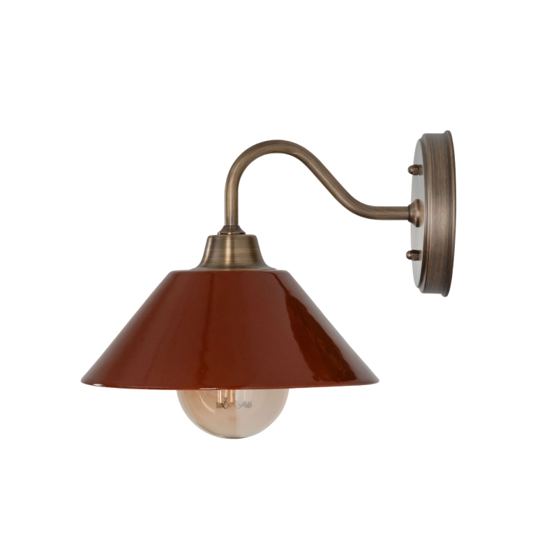 Mosiężny kinkiet z ceramicznym kloszem w kolorze ciepłego bordo MILO PATINA WIDE Carmine.