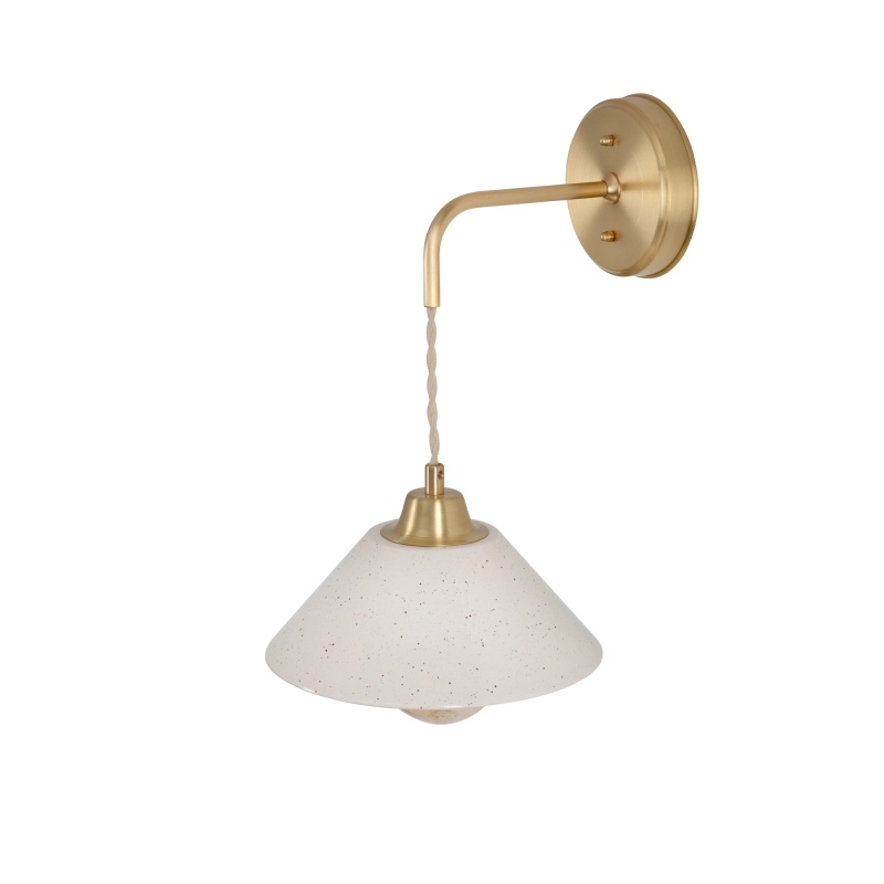 Mosiężny kinkiet z ceramicznym kloszem w kolorze złamanej bieli LUMO CLASSIC Ivory.