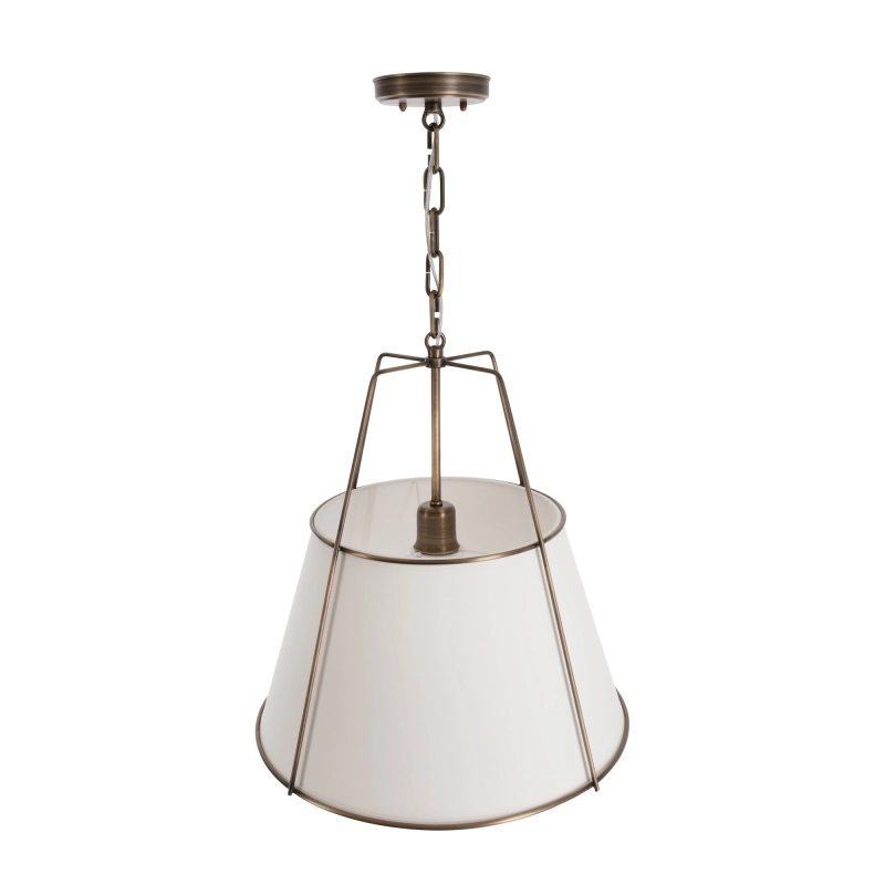 Mosiężna lampa wisząca w stylu modern farmhouse z abażurem w odcieniu złamanej bieli AMBER PATINA.