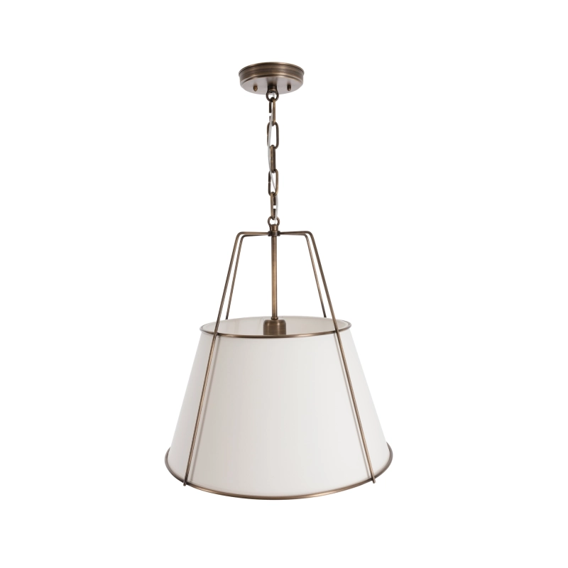 Mosiężna lampa wisząca w stylu modern farmhouse z abażurem w odcieniu złamanej bieli AMBER PATINA.