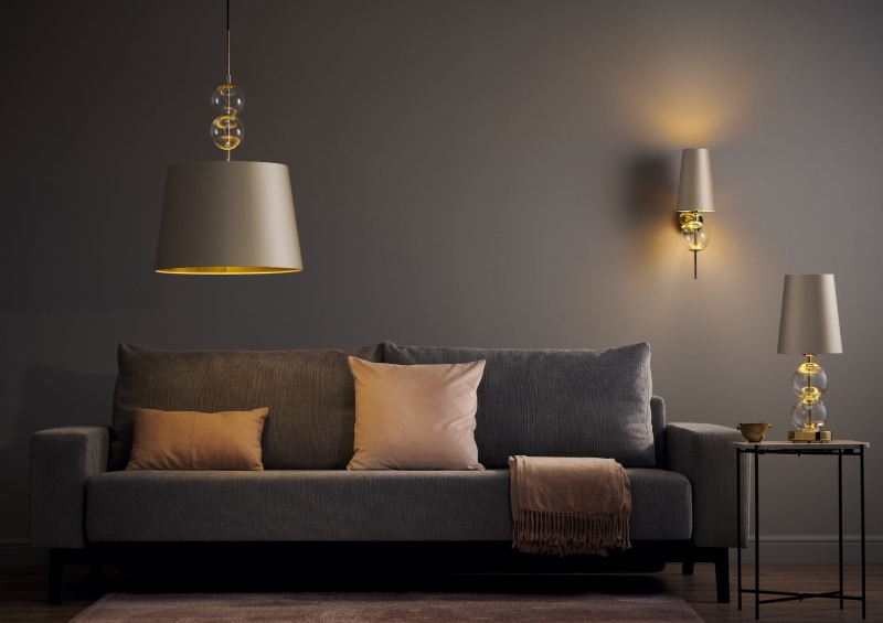 Kolekcja lamp wiszących COCO z abażurami w kolorze szampańskim - kinkiet, lampa stołowa i lampa wisząca COCO L.