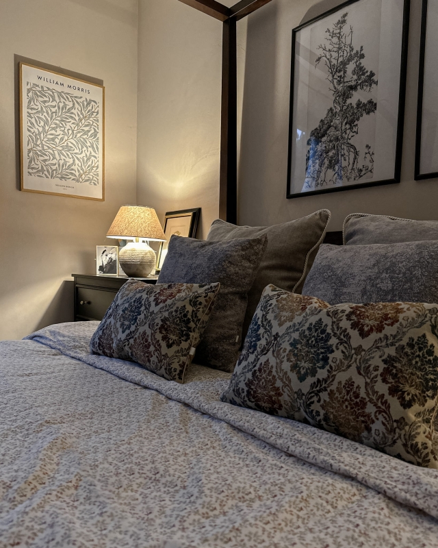 Duży zestaw poduszek na łóżko BED SET I.