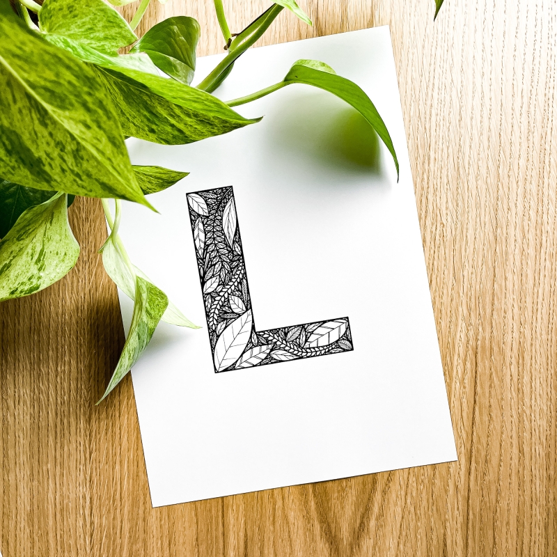 Plakat posiadający motyw roślinny z możliwością personalizacji - litera L