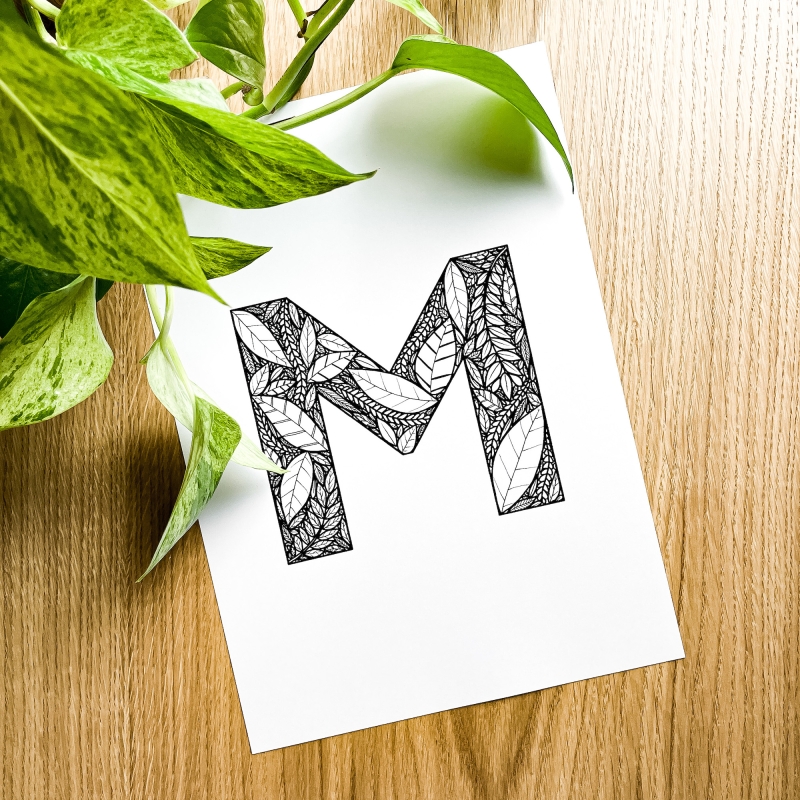 Plakat posiadający motyw roślinny z możliwością personalizacji - litera M