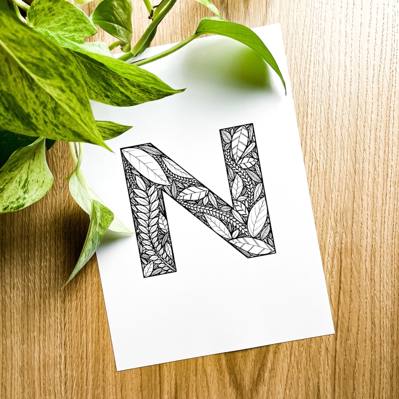 Plakat posiadający motyw roślinny z możliwością personalizacji - litera N