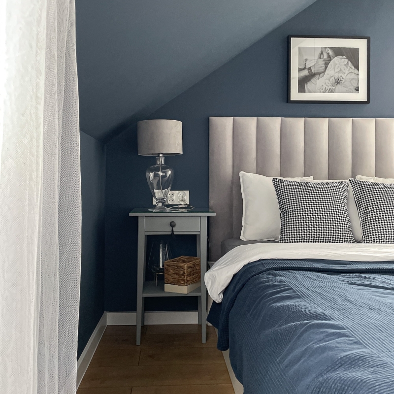 Szklana lampka stołowa BRISTOL - podstawa lampy z jasnoszarym abażurem BASE 25 cm.