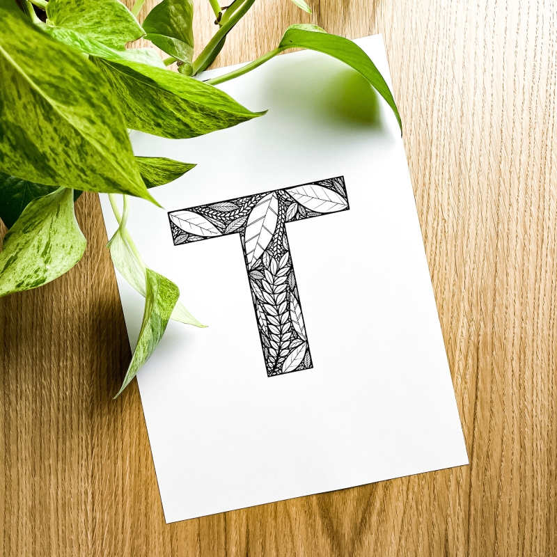Plakat posiadający motyw roślinny z możliwością personalizacji - litera T